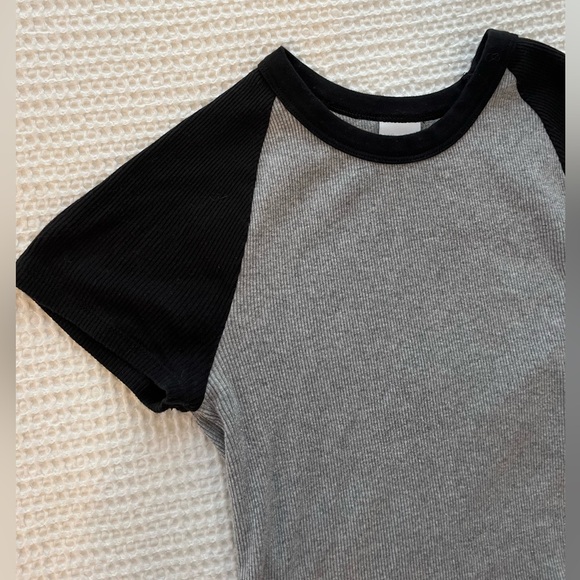 Aritzia tna Ribbed Tee - Picture 2 of 5